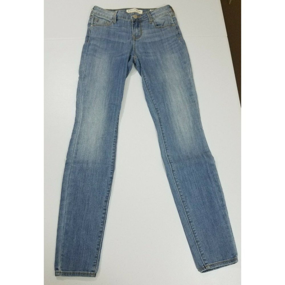 Bullhead Mid-Rise Skinniest Jeans Size 24 NWOT